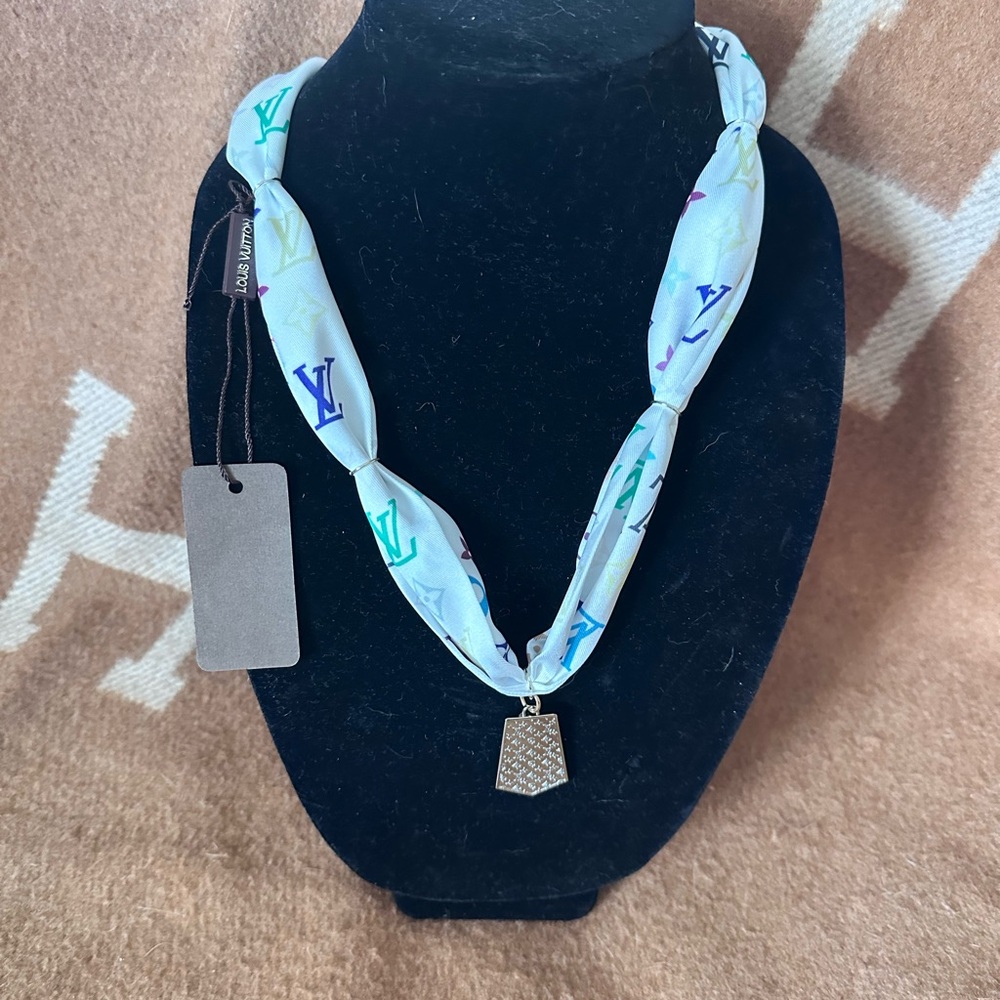 Multicolor Designer Scarf & Pendant Necklace